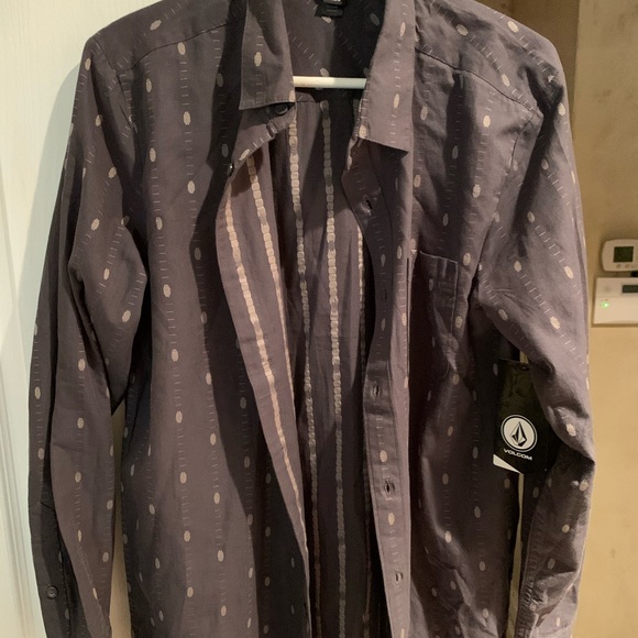 Volcom collared shirt - Picture 7 of 8